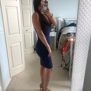 NWOT- Stretchy midi dress💙